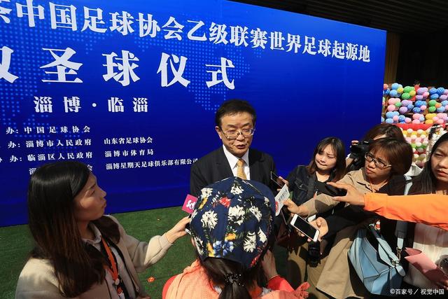 客战皇马上演梅开二度！莱万比肩梅西奥巴梅扬